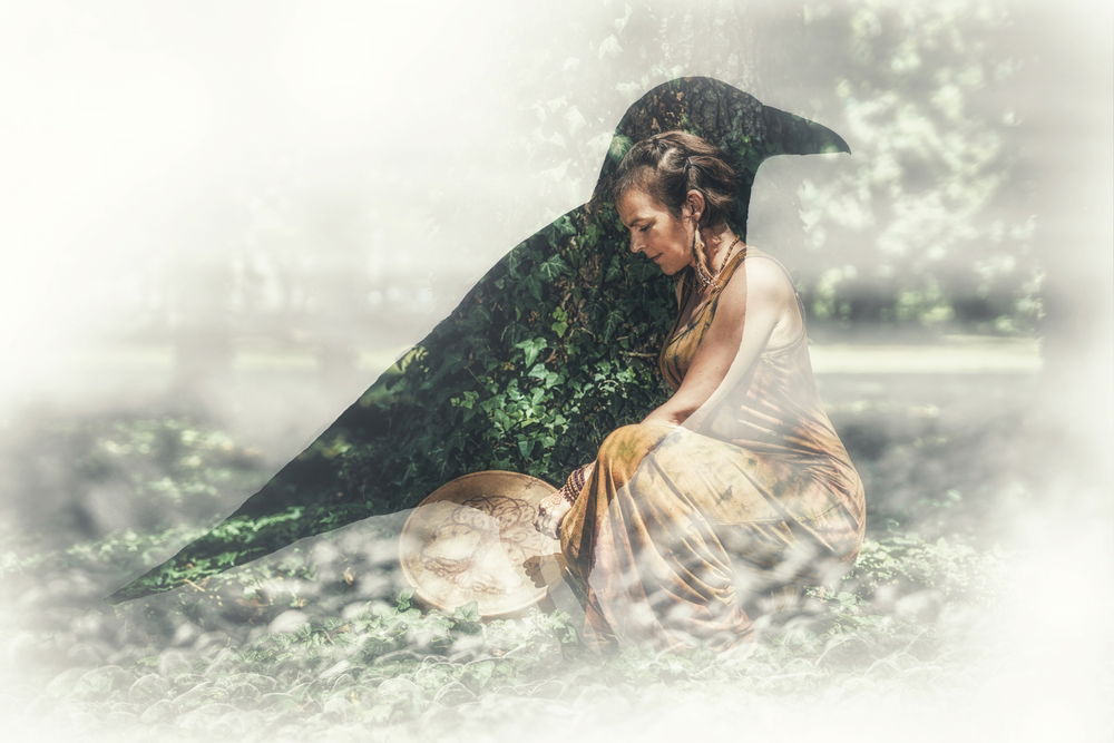 Thumbnail for: Communication animale et voyance : quand l’intuition relie humains et animaux