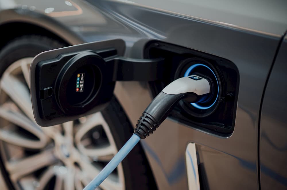 Thumbnail for: Evolução do Mercado de Carros Elétricos e Híbridos