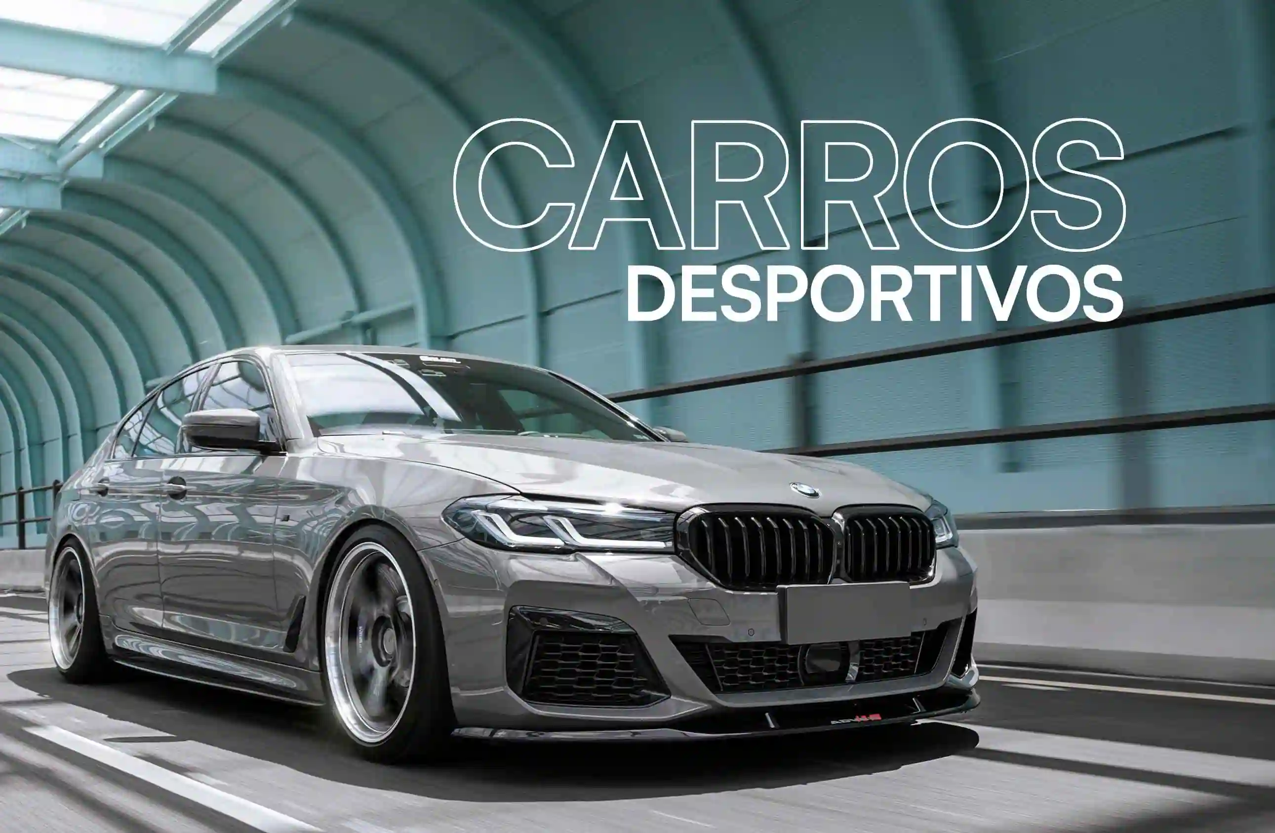Carro desportivo cinzento em movimento num túnel, capa de artigo informativo sobre importação de carros desportivos em 2025