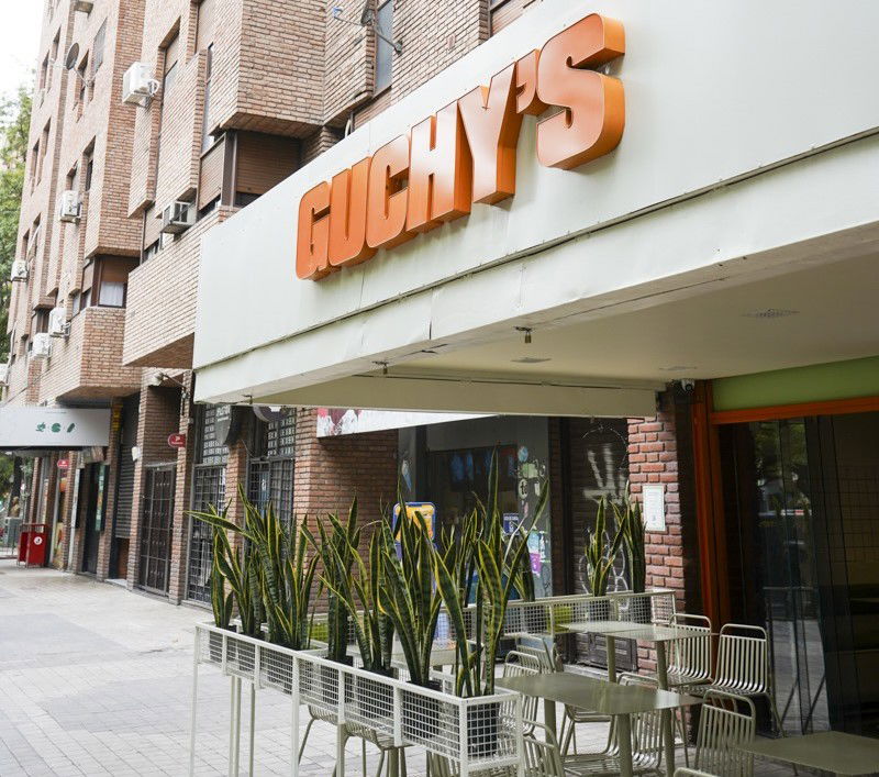 Guchy’s, un espacio perfecto para disfrutar buena comida, tragos y un ambiente relajado