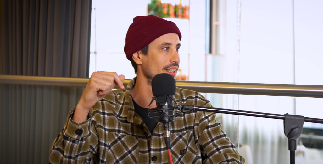 Lean durante la entrevista